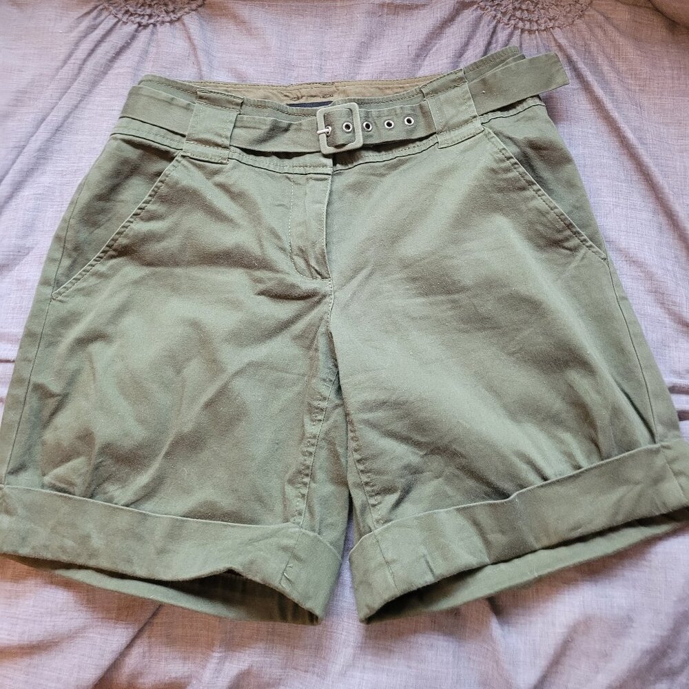 Womans Frame Shorts Olive Green size 2